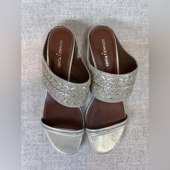 Donald J Pliner NWOB Viv Gold metallic dress sandals heels size 10M party classy - Picture 7 of 11